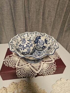 Japanese Blue White Decorative Ceramic Bowl with Orbs